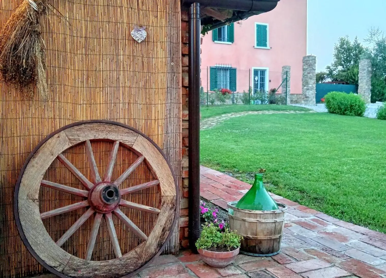 Casale - La Camera Di Leda Lamporecchio Guest house
